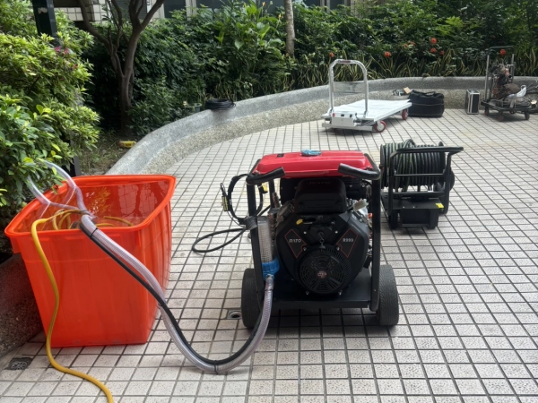 水刀洗管